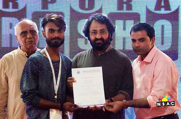 Volunteers Award 2016 for Volunteering in NSAC Events & Activities, Organised by Nav Shri Art & Culture Organisation